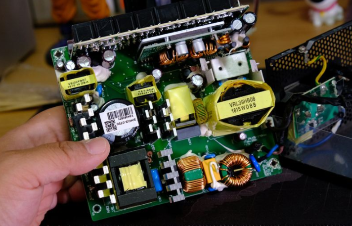 PCB电路板选择安规电容器 PCB电路板选择安规电容器