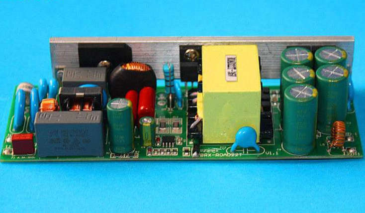 如何区别瓷片电容与独石电容？