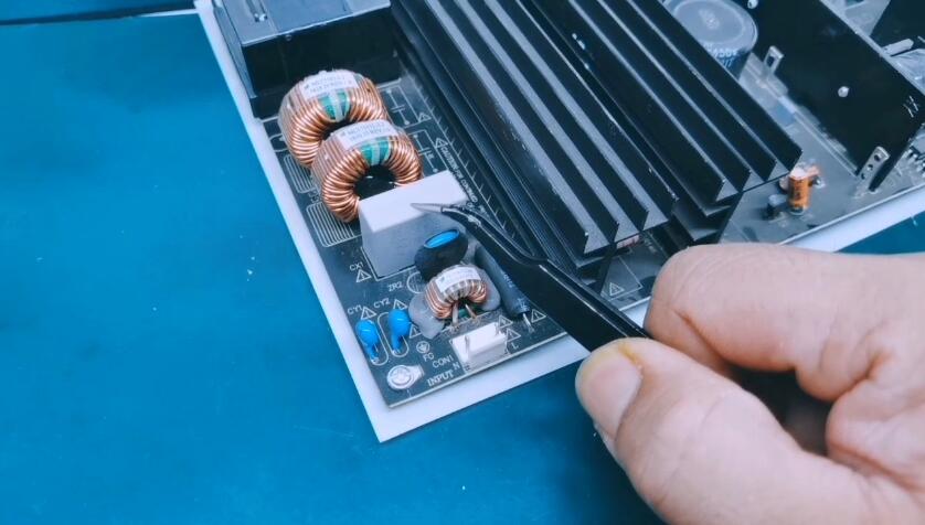 导致Y电容器发热的原因有哪些？