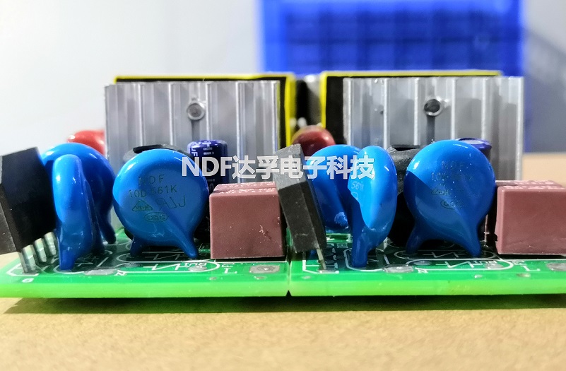 简述压敏电阻器相互不能替代的两大类