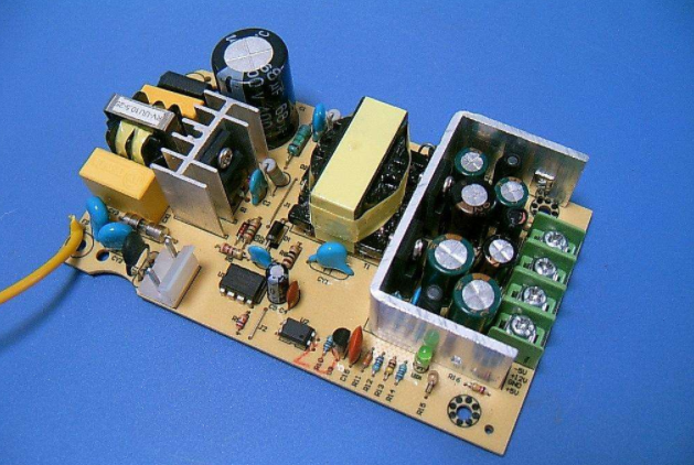 查看电容器的技术指标有哪些？